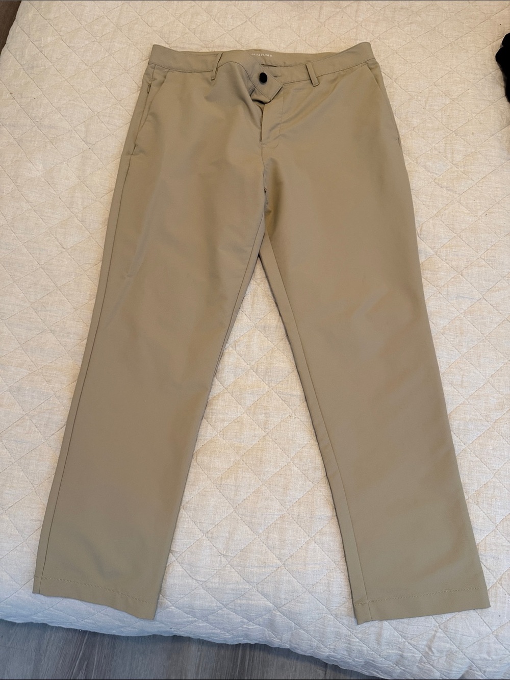 Banana Republic Men's Chinos in Light Khaki